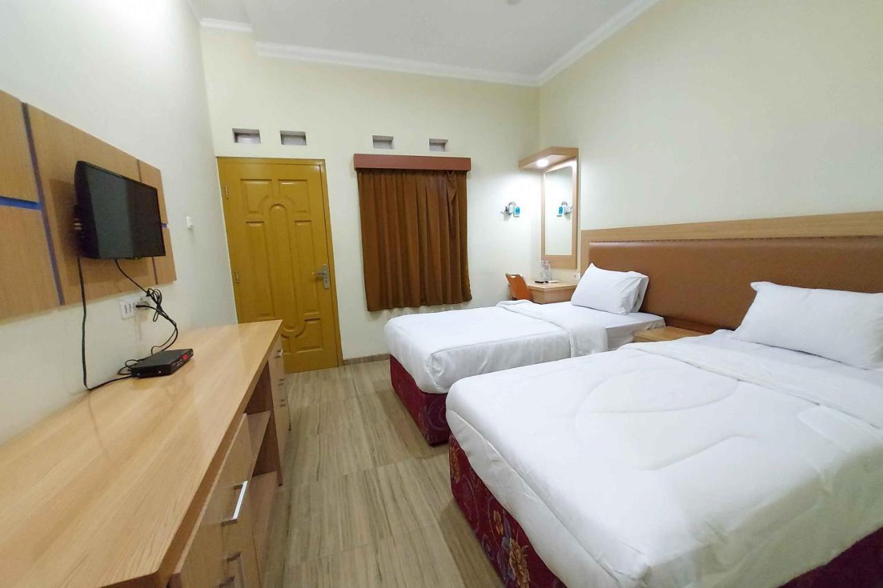 Homestay Fifa Syariah Pati Near Rsud Raa Soewondo Exterior photo