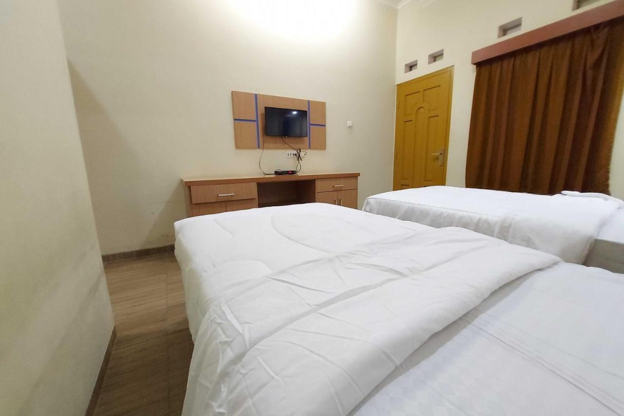Homestay Fifa Syariah Pati Near Rsud Raa Soewondo Exterior photo